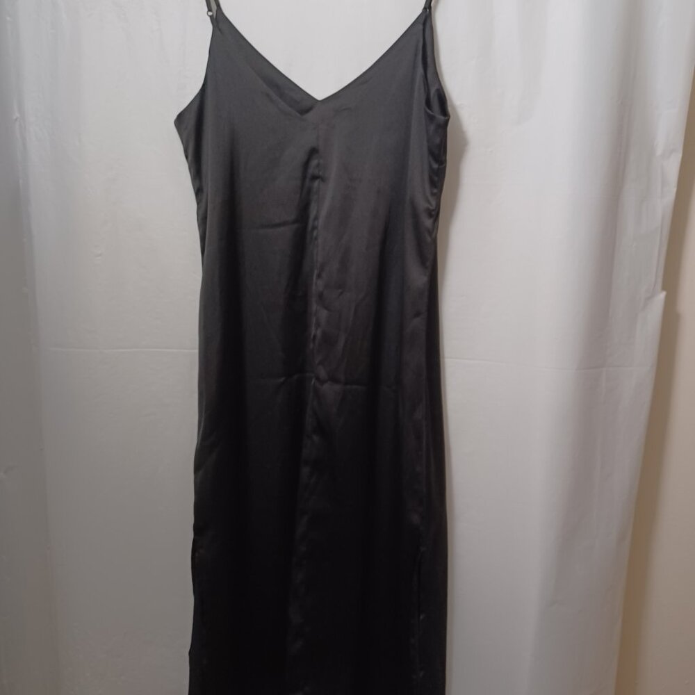 THE DROP WOMEN'S ANA SILKY V-NECK MIDI SLIP DRESS - Picture 10 of 12